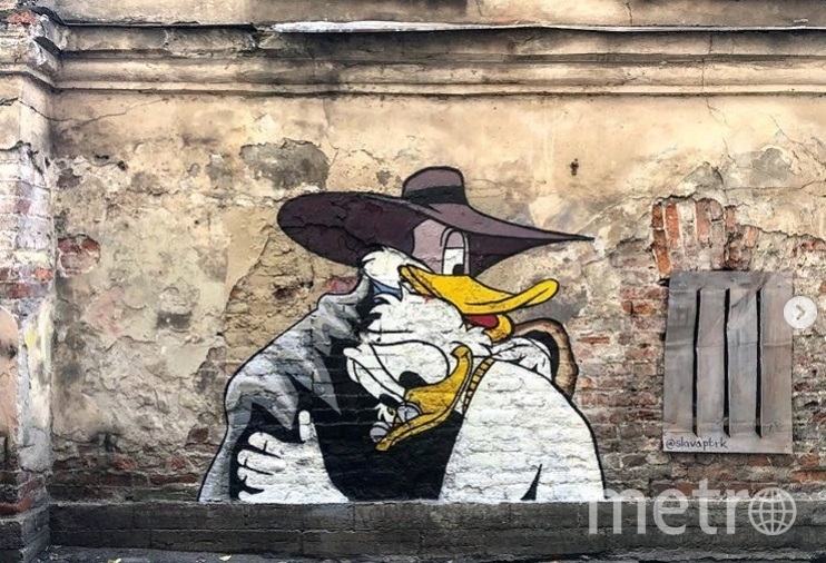 Уличный художник Слава ПТРК населил Петербург мультяшными персонажами  