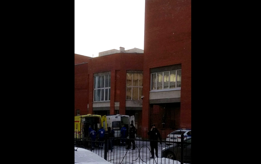 Шестиклассница выпрыгнула из окна школы