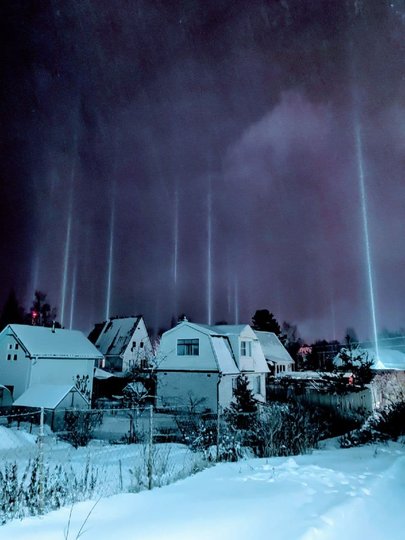Во Всеволожском районе Ленобласти местные жители наблюдали необычное оптическое явление. Фото vk.com/spb_today_unpublished.