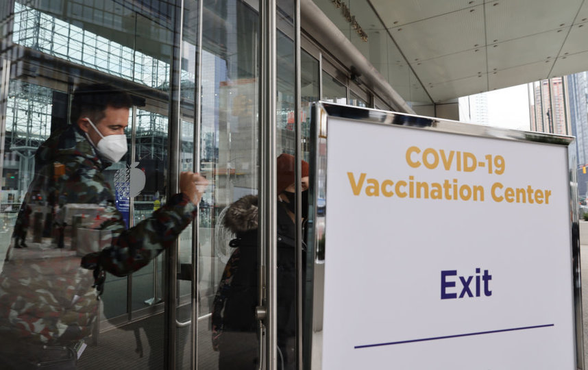 В Нью-Йорке на следующей неделе закончатся дозы вакцины от COVID-19. Фото Getty