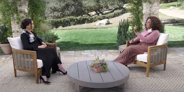 Скриншот видео: Гарри и Меган дают интервью Опре Уинфри. 