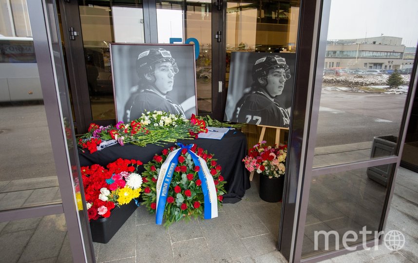 В Петербурге появился мемориал в память о погибшем 19-летнем хоккеисте. Фото Святослав Акимов., "Metro"