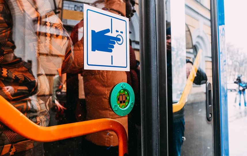Все новые троллейбусы и трамваи оборудованы системой адресного открывания дверей. Фото СПб ГУП "Горэлектротранс".