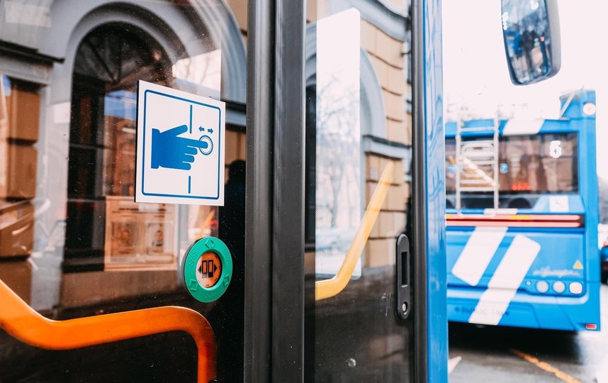 Все новые троллейбусы и трамваи оборудованы системой адресного открывания дверей. Фото СПб ГУП "Горэлектротранс".