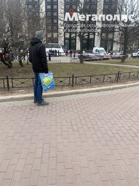 Инцидент произошел возле гостиницы в Петербурге. Фото https://megapolisonline.ru/