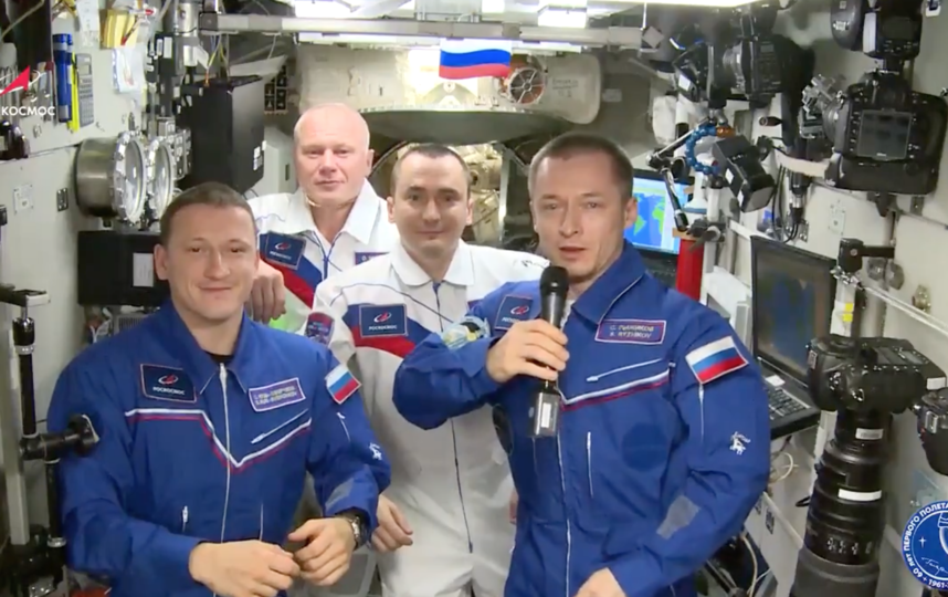 Российские космонавты на борту МКС. Фото Роскосмос