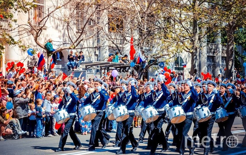 Тест на COVID-19: как попасть на парад Победы в Петербурге 