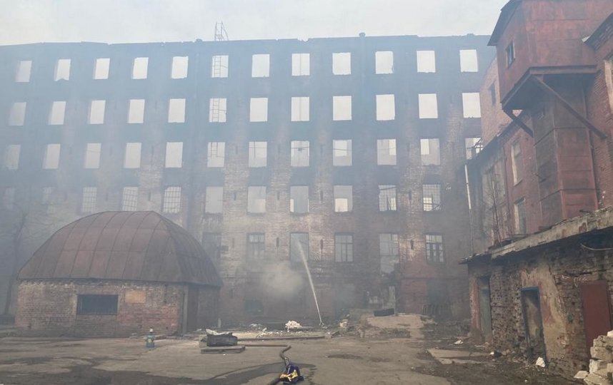 КГИОП через суд потребовал восстановить сгоревшее здание «Невской мануфактуры». Фото kgiop.gov.spb.ru.