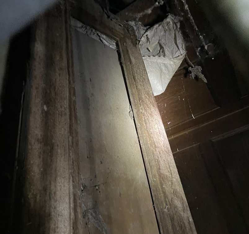 В доходном доме Полежаева нашли старинный лифт. Фото vk.com/mytndvor.