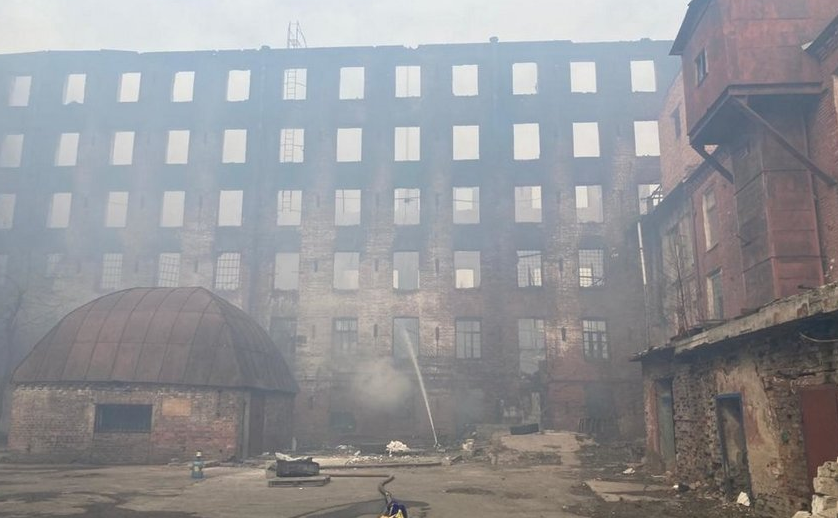 Возгорание в историческом здании Невской мануфактуры произошло 12 апреля. Фото kgiop.gov.spb.ru.