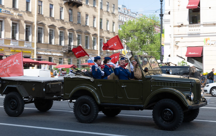 Всего в параде участвовали более 260 раритетов. Фото Святослав Акимов.