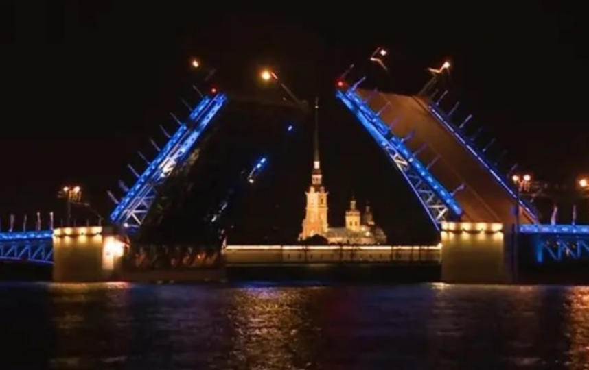 В ночь с 28 на 29 мая мост разведут на час раньше –  в 12 часов ночи. Фото  официальный сайт правительства Петербурга.