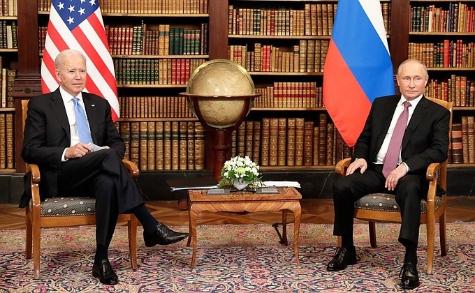 Прямо сейчас на вилле "Ла Гранж" проходит саммит российского и американского президентов. Фото kremlin.ru.