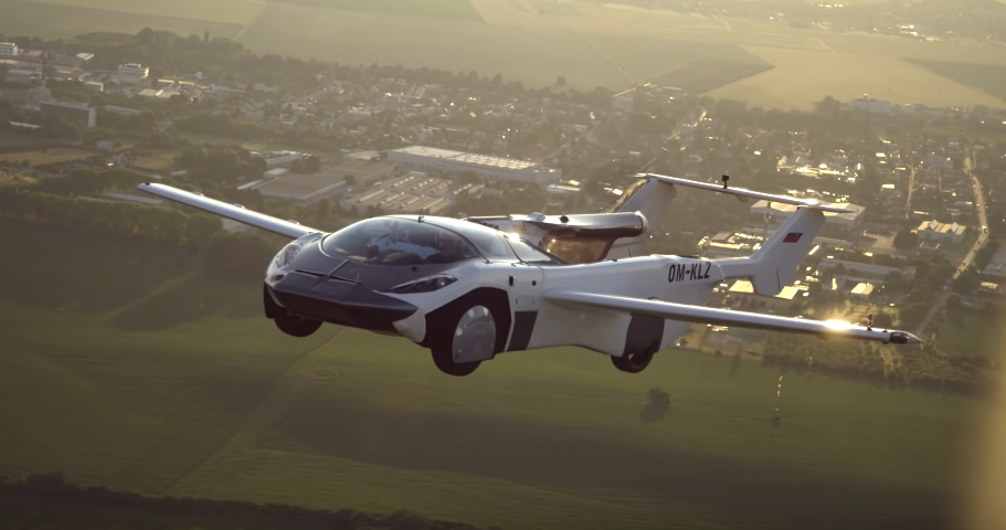 AirCar: летающая машина превращается в самолет за 2 минуты