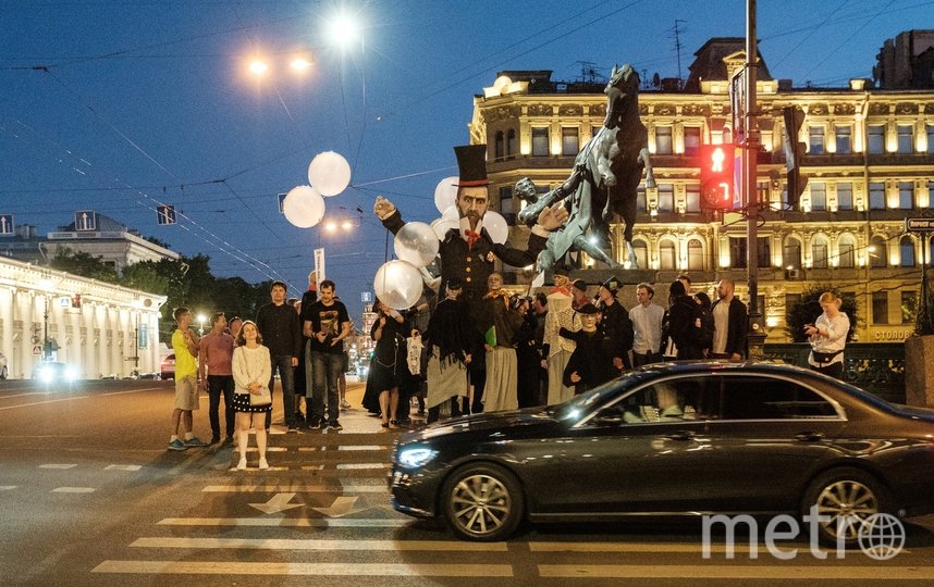 Прошлись по Аничковому мосту, набережной Фонтанки, и в скором временем оказались на Пушкинской. Фото Алена Бобрович, "Metro"