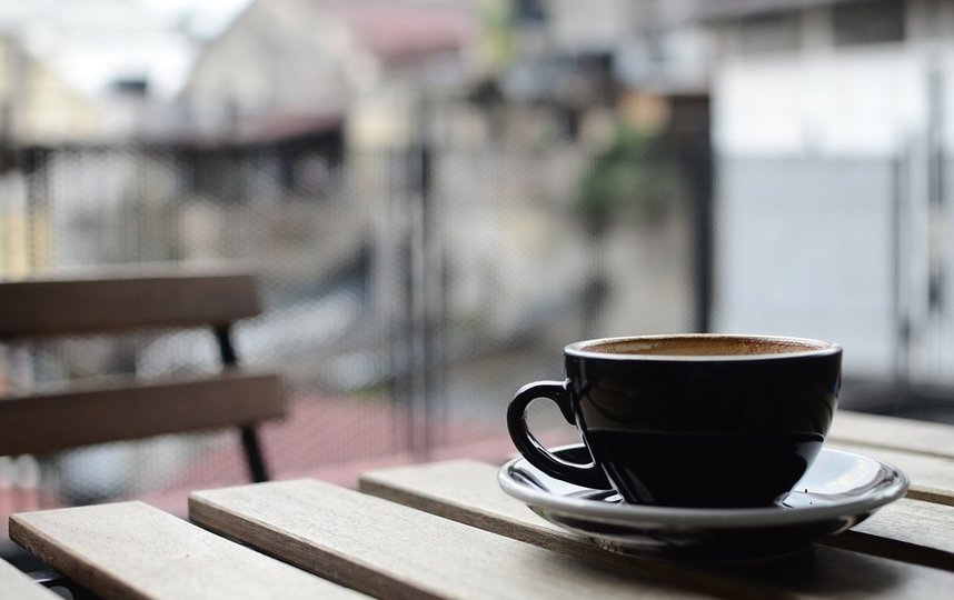 Попробуйте отказаться от бумажных стаканчиков для кофе в пользу керамической посуды. Фото Pixabay