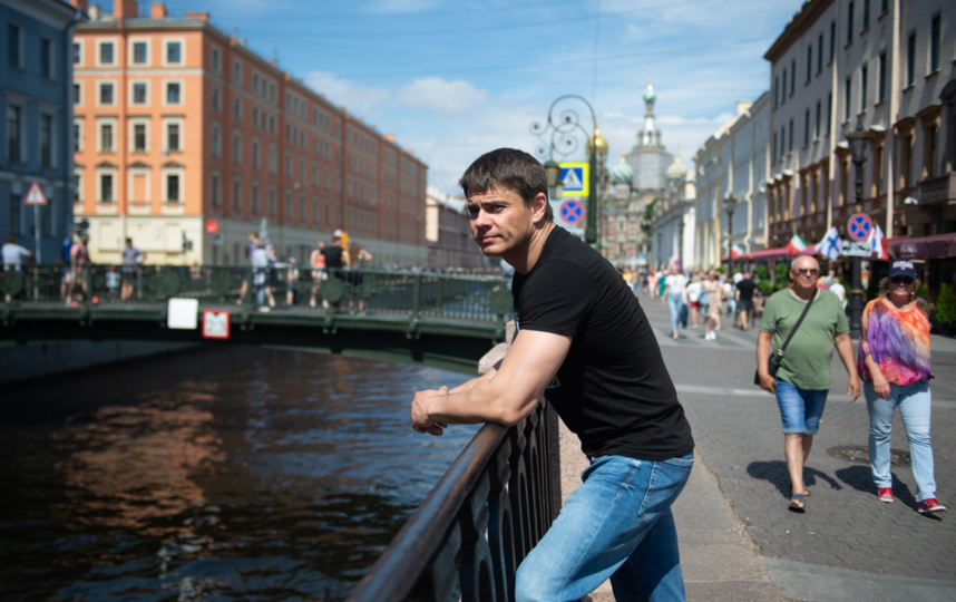 Сергей Боярский любит смотреть на Петербург с воды. Фото Святослав Акимов, "Metro"