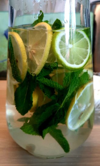 Освежающий лимонад с мятой. Фото Зина Белова