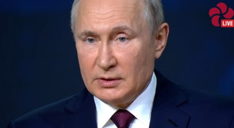 Владимир Путин. Фото скриншот трансляции ПМЭФ.
