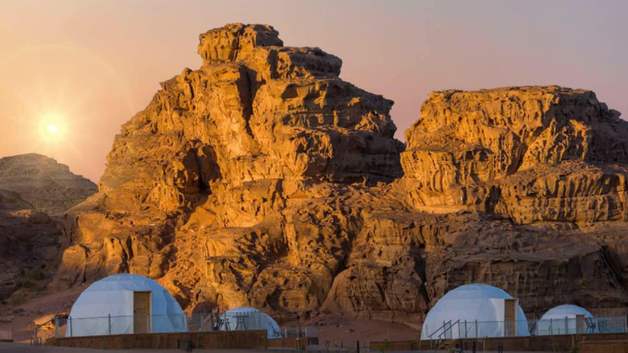        Petra Bubble   -.  Wadi Rum Bubble Luxotel