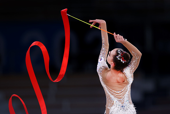 Дина Аверина заняла второе место на Олимпиаде. Фото Getty.