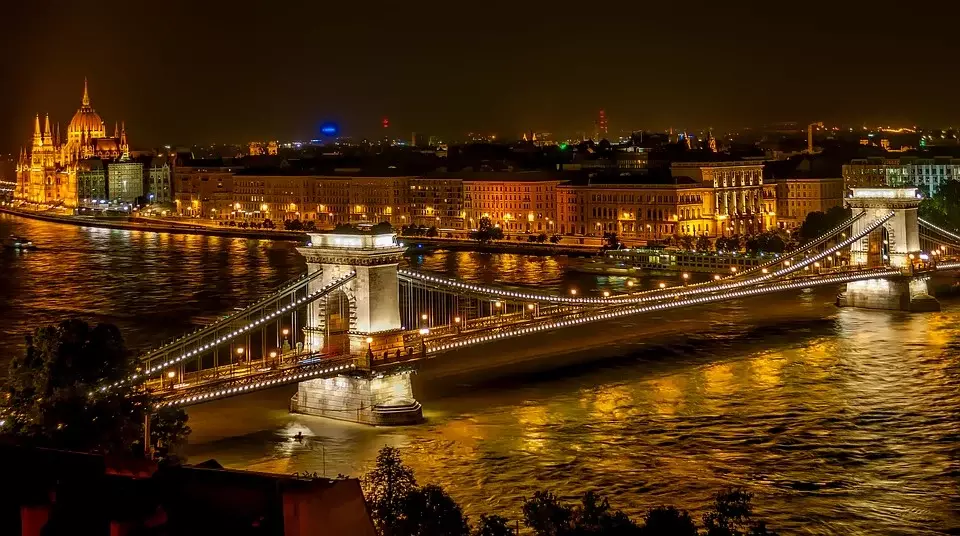 Для въезда в Венгрию россиянам нужна шенгенская виза. Фото Pixabay