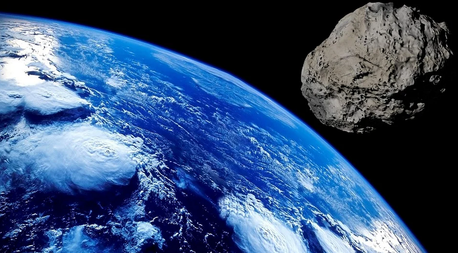 Диаметр летящего астероида оценивается примерно в 1,4 километра. Фото Pixabay.