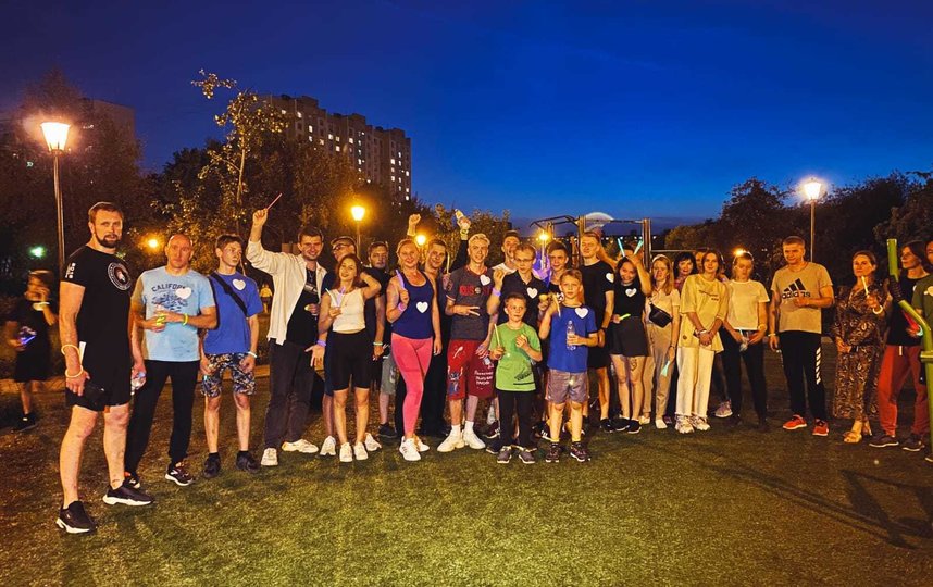 Спортивная акция "PROсветись" прошла в Яблоневом саду в районе Коньково. Фото Алина Иванова