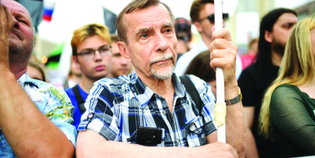 Лев Пономарев. Лев Пономарев.