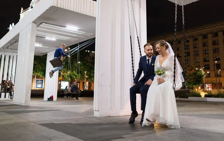Первые свадьбы провели ночью на станции метро "Маяковская". Фото https://www.mos.ru/