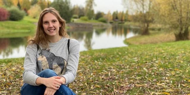 Светлана Колесниченко часто гуляет в одном из подмосковных парков, где отвлекается от мыслей о спорте и наслаждается жизнью вне бассейна – с любимым мужем и собаками.. Светлана Колесниченко часто гуляет в одном из подмосковных парков, где отвлекается от мыслей о спорте и наслаждается жизнью вне бассейна – с любимым мужем и собаками..