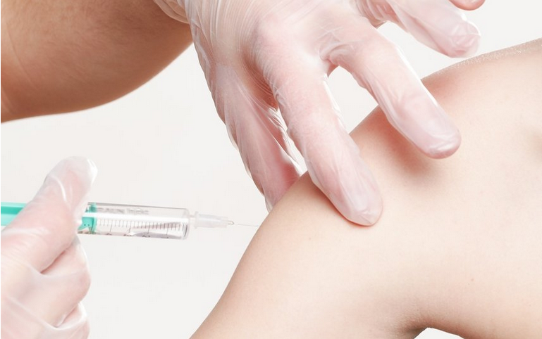 Массовая вакцинация в России началась в январе 2021 года. Фото pixabay.com