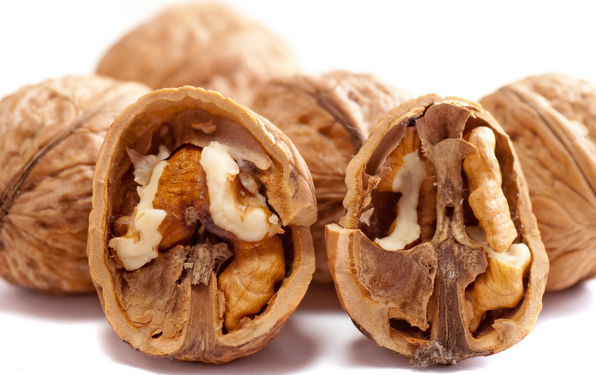 Орехи "старого урожая" могут быть заражены плесенью или молью. Фото Pixabay
