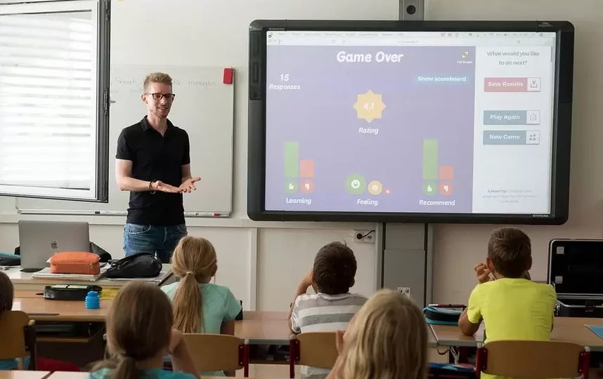 Учителя Петербурга получат дополнительную соцвыплату к новому учебному году. Фото Pixabay