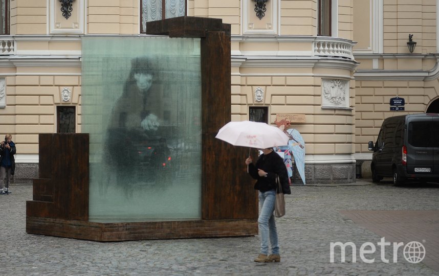 Инсталляция "Хлеб" во дворе Государственной Академической Капеллы. Фото Святослав Акимов, "Metro"