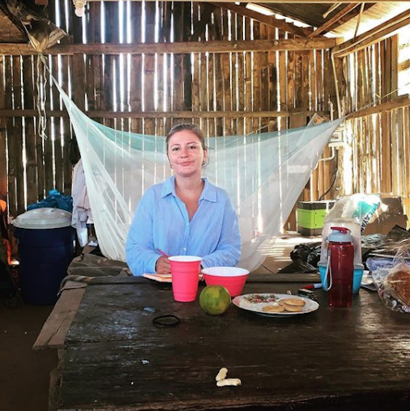 «Мне как одинокой женщине в экспедиции бояться нечего: уровень уважения к личности человека в Амазонии очень высокий, – говорит Елена. – Когда мы путешествовали по Венесуэле несколько лет назад, было гораздо страшнее, так как в той стране несравнимо выше преступность». Фото Instagram: @fenka_ne_v_dyxe