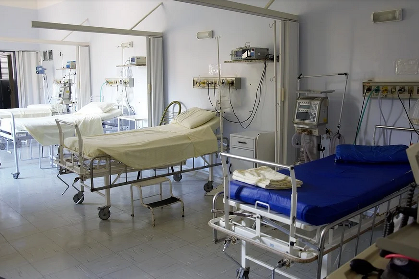 Боткинская больница принимает 60 пациентов с COVID в день. Фото Pixabay.