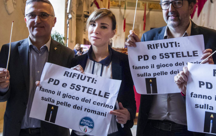 Ракеле Муссолини(по центру). Фото AFP