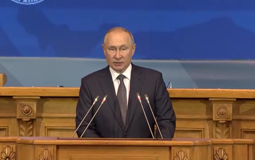 Владимир Путин высказался о традиционных семейных ценностях и женских ролях в современном обществе