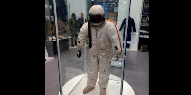 Один из главных экспонатов Дома-музея Гагариных – тренировочный скафандр первого космонавта.