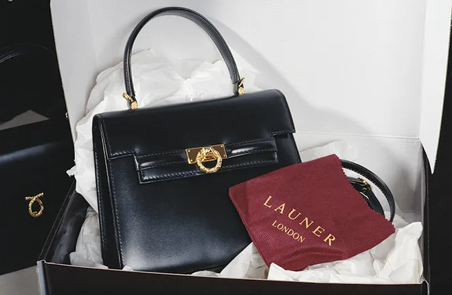 Launer - любимый бренд аксессуаров Ее Величества. Фото Getty