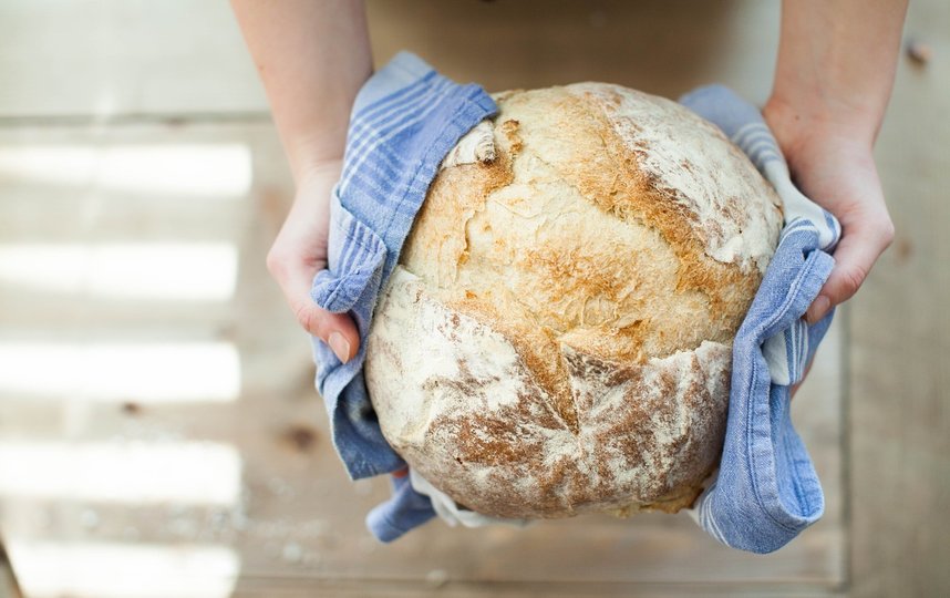 В результате отказа от употребления хлеба в кишечнике замедлится рост патогенных бактерий и грибов. Фото pixabay