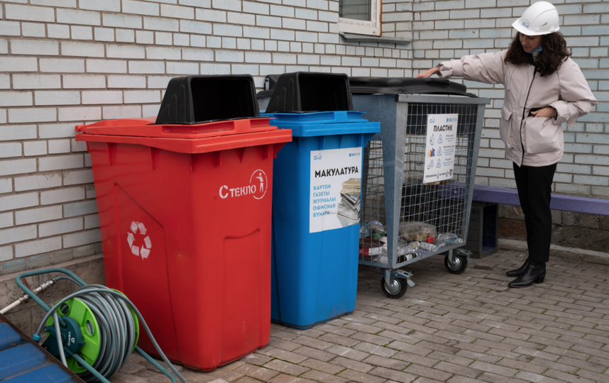 Не во всех дворах есть контейнеры для раздельного сбора мусора. Фото: Святослав Акимов. Фото "Metro"