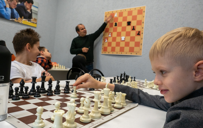 Усидчивость, сдержанность и внимательность - залог успеха в шахматах. Фото Святослав Акимов, "Metro"