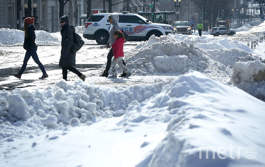 Петербуржцы могут заработать на уборке снега: в каком районе города проходит эксперимент