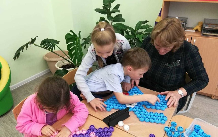 Дети с радостью собирали Смешариков. Фото фото Евгении Леденевой, Предоставлено организаторами