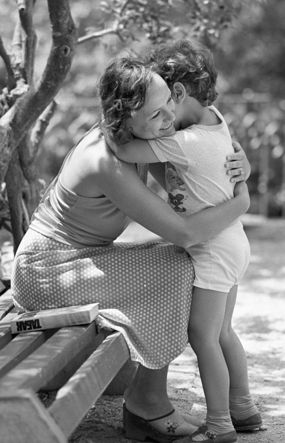 Никто не любит нас настолько безусловно и крепко, как дорогая мама. Фото Виктор Чернов, РИА Новости