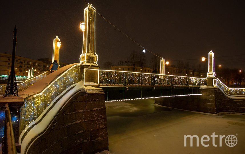Семимостье уже украшено, планируется, что скоро эффектное оформение ряда мостов станет круглогодичным. Фото Святослав Акимов, "Metro"