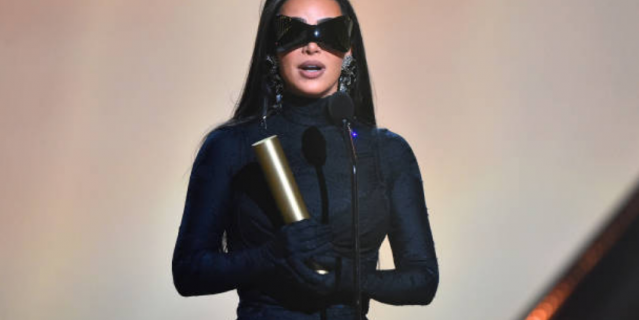 Ким Кардашьян на премии People's Choice Awards 2021.