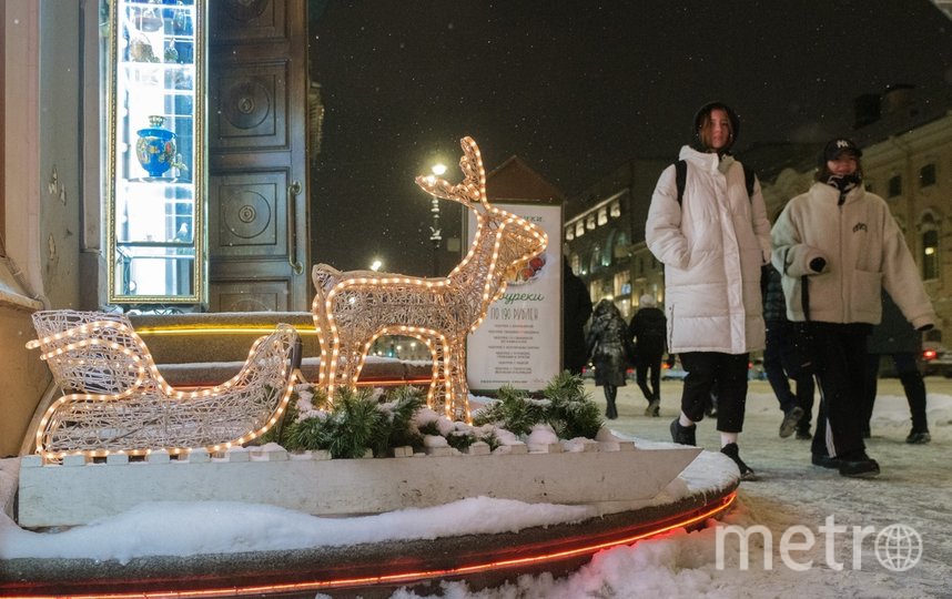 Петербург готовится к празднованию новогодних праздников. Фото Алена Бобрович, "Metro"
